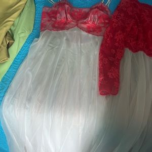 Vintage vanity fair pegnoir set from the 50’s or 60’s